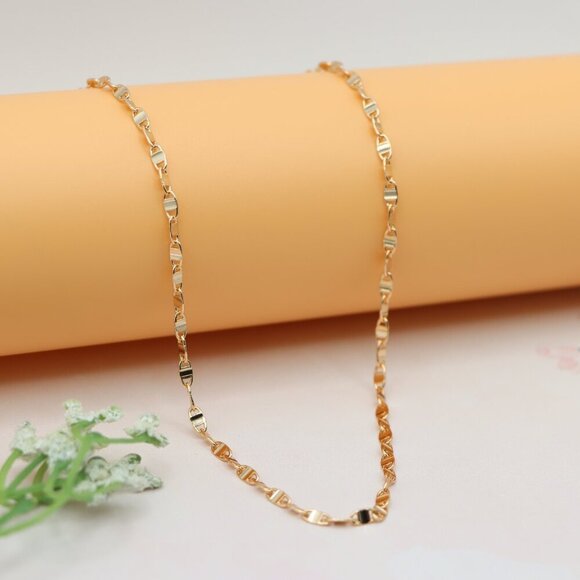 "Twisted Flat Link Rose Gold Necklace, Modern Chic Chain Design, XPNL0183 - Picture 6 of 12